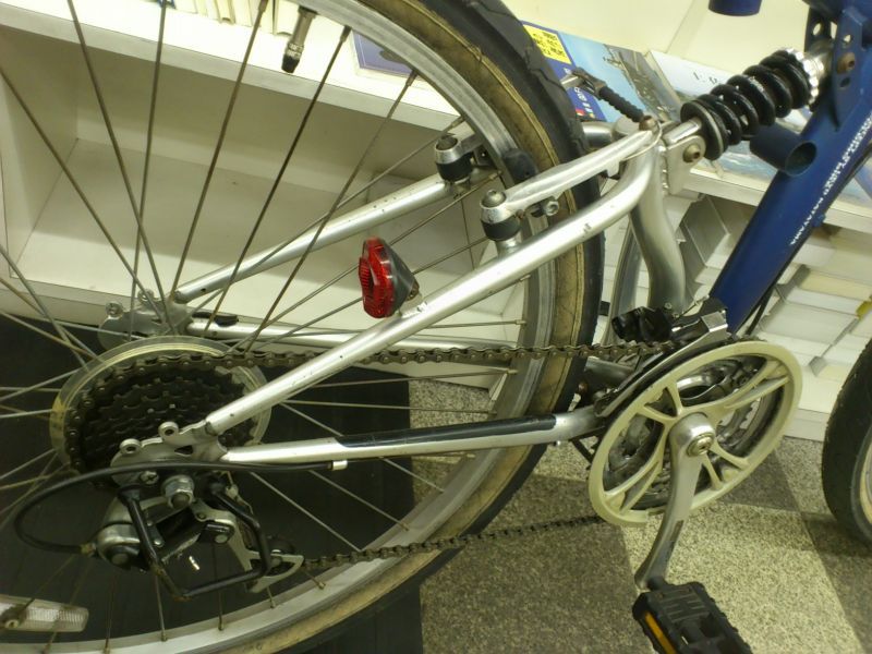 中古自転車〕UGO 片山右京プロデュース 26インチ 3×6段変速 折りたたみ 