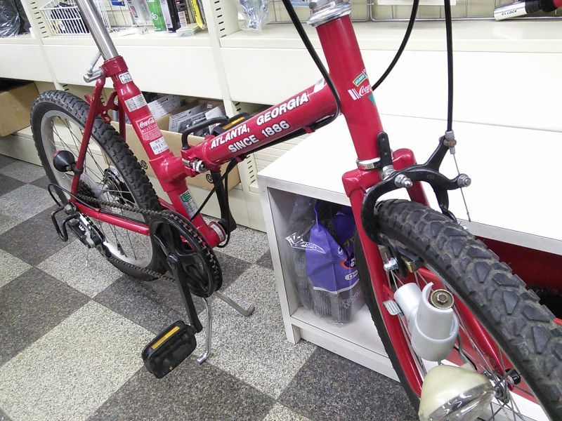〔中古自転車〕Coca-Colaバイク コカコーラ 折りたたみ自転車 20インチ 6段変速 センタースタンド レッド - 古本と中古自転車の現代屋