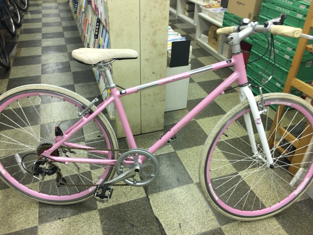 中古自転車 クロスバイク 700 25c 外装6段変速 アルミフレーム Vブレーキ ピンク 古本と中古自転車の現代屋