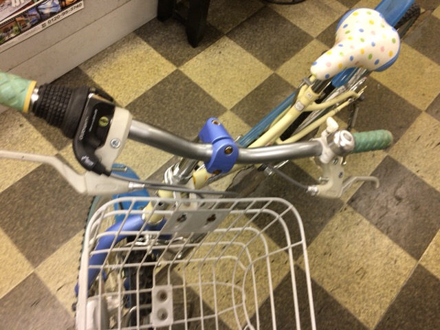 中古自転車 アサヒ ジュニアサイクル 子供用自転車 24インチ 外装6段変速 Ledオートライト アイボリー ライトブルー 古本と中古自転車の現代屋
