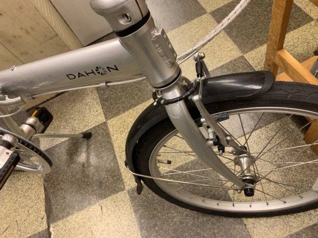 中古自転車 Dahon ダホン Route ルート 折りたたみ自転車 インチ 外装7段変速 軽量アルミフレーム シルバー 古本と中古 自転車の現代屋