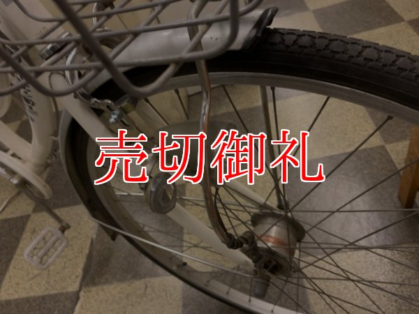 画像2: 〔中古自転車〕シティサイクル　ママチャリ　26インチ　シングル　LEDオートライト　ホワイト