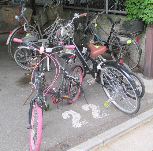 画像: 世田谷区代田　マンション駐輪場　放置自転車　6台撤去　無料回収